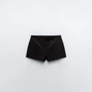 Satinshorts - Satinshorts från zara storlek S🤍