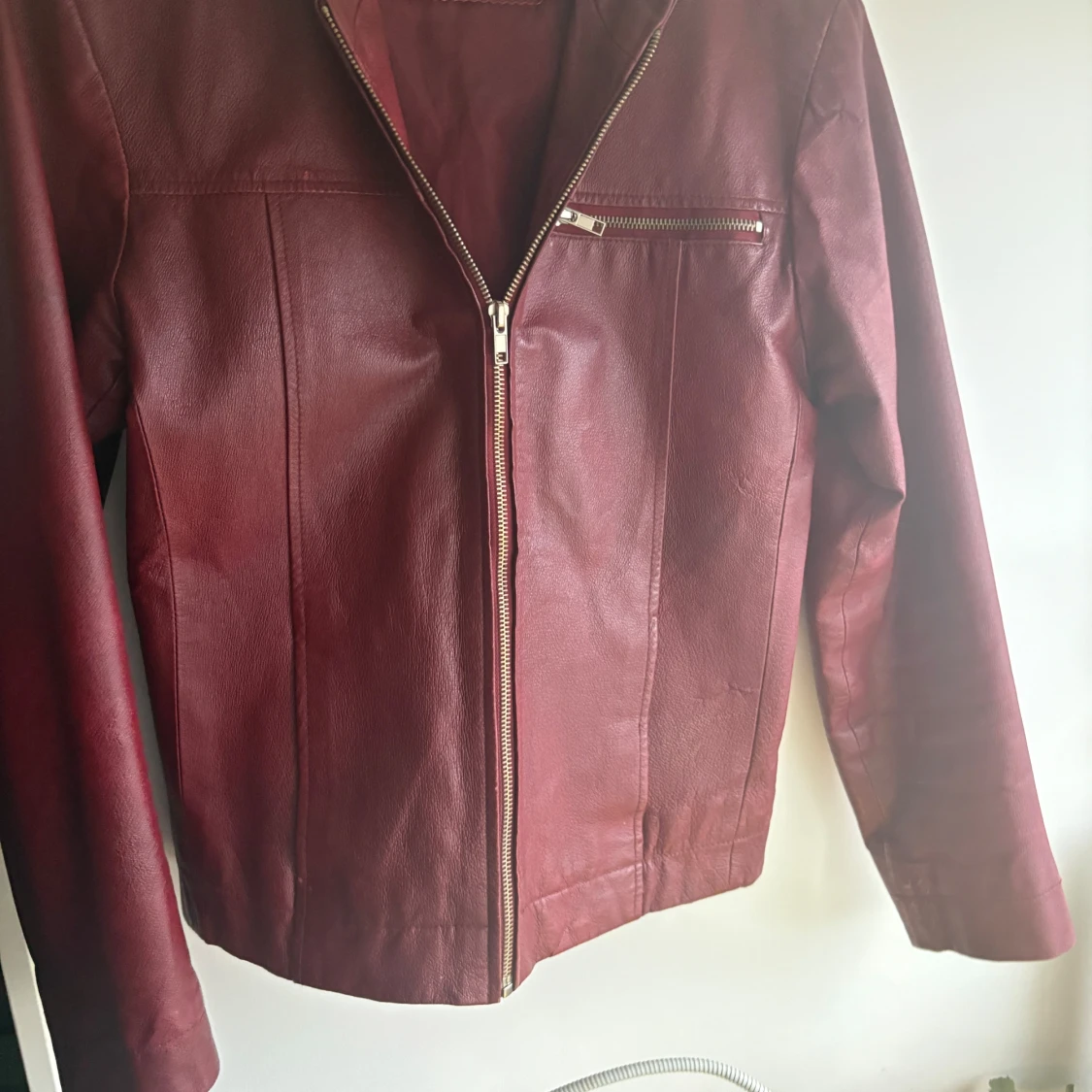 Vinröd skinnjacka från Robert Classics - 2