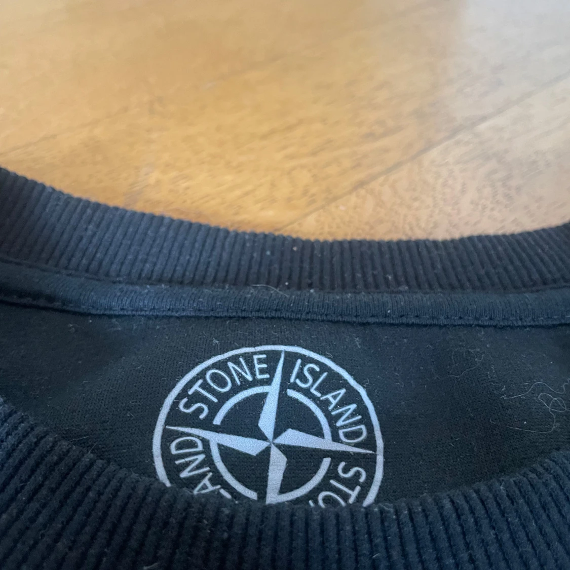 Svart sweatshirt från Stone Island - 2