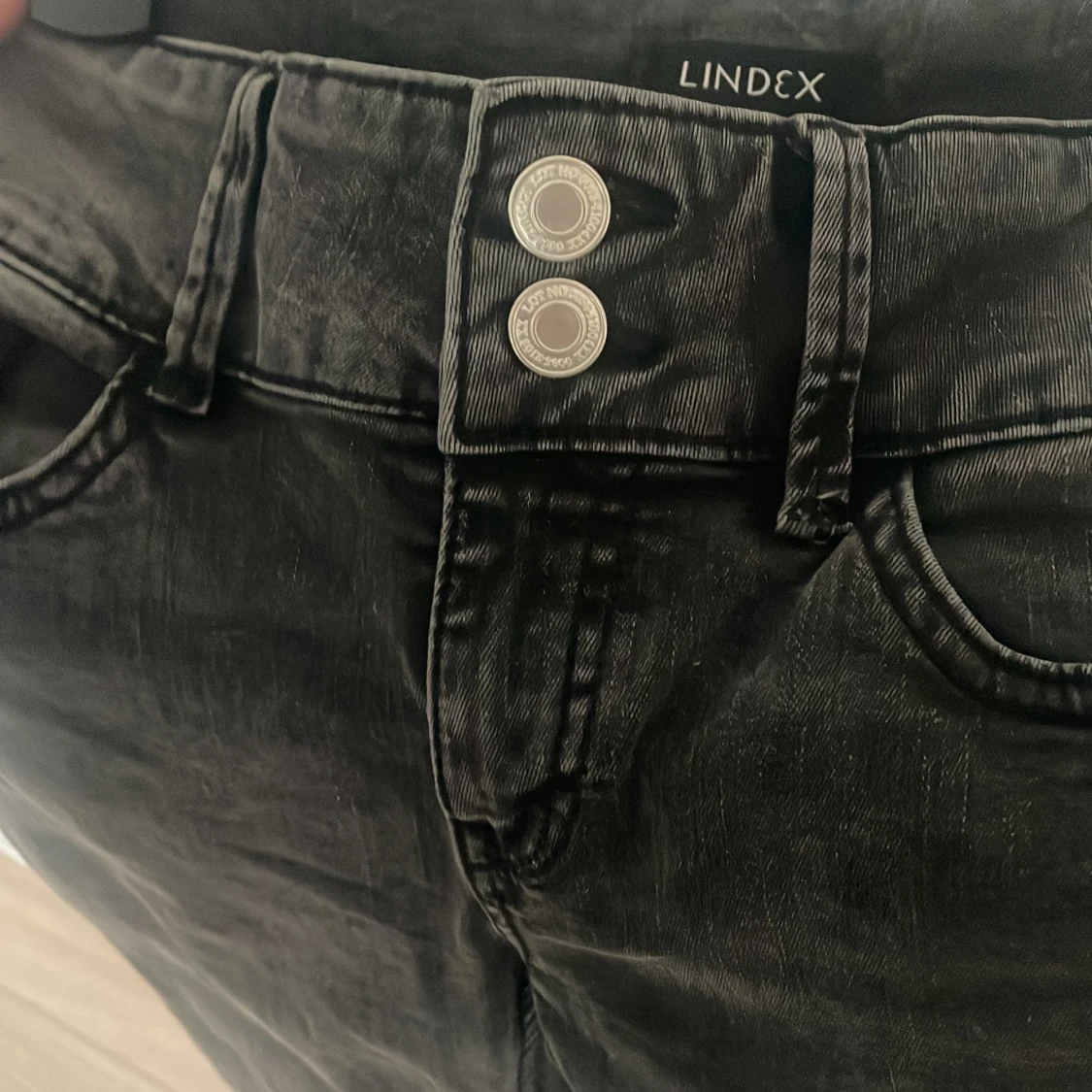 Svarta bootcut jeans från Lindex - 3