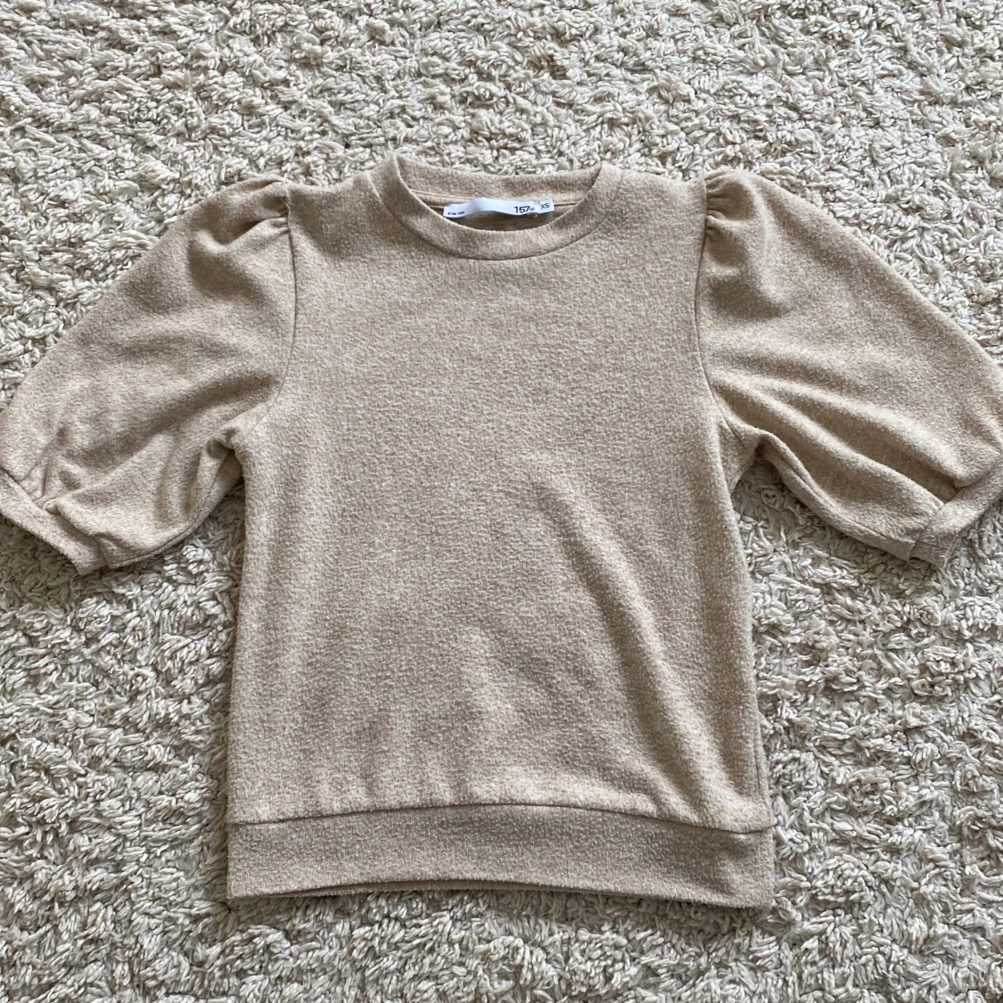 Beige puffärm tröja från lager 157