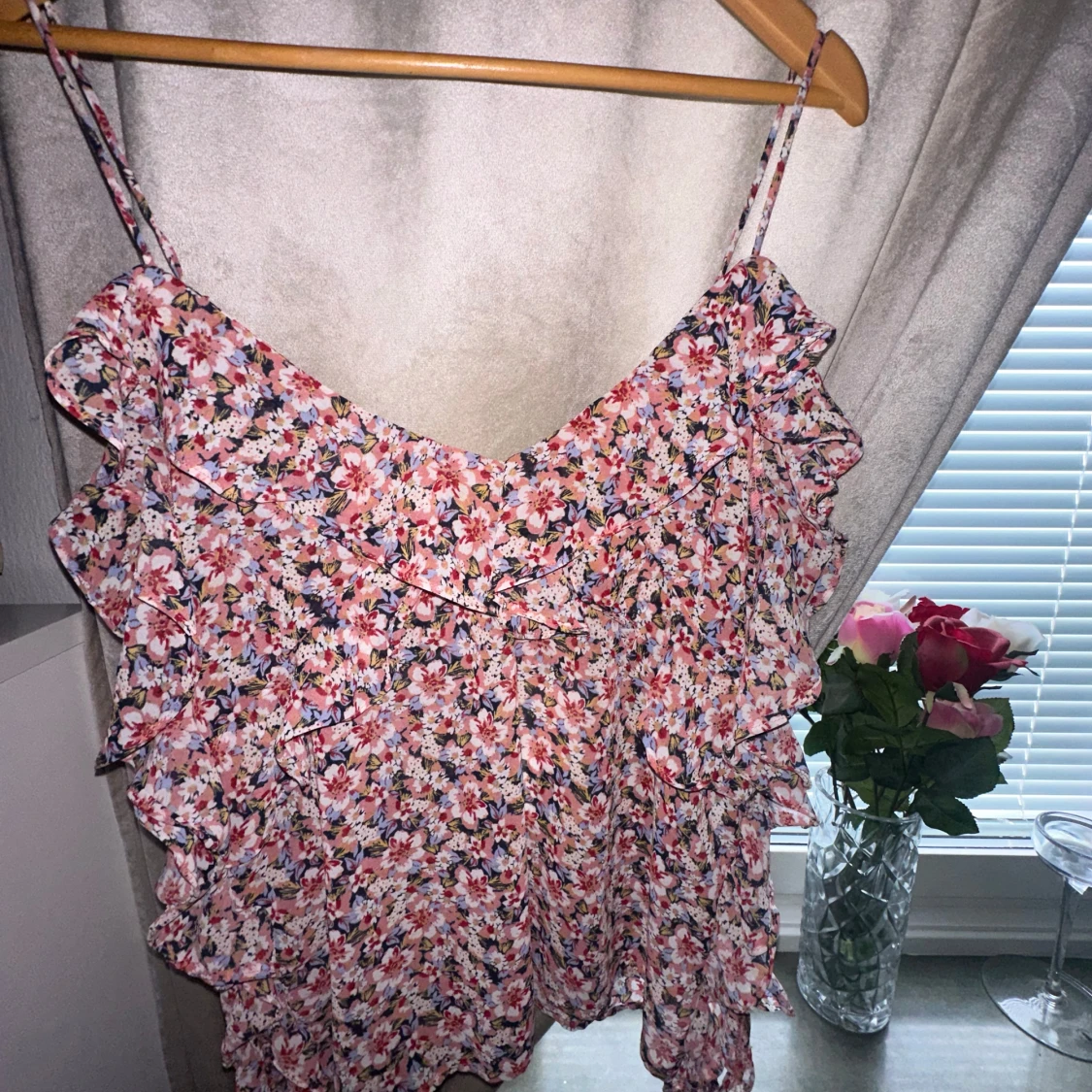 Blommig volangtopp från Zara S