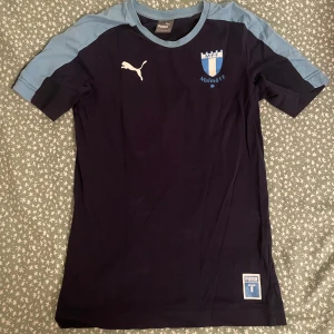 MFF T-shirt - Puma T-shirt och mff. Knappt använd🌟