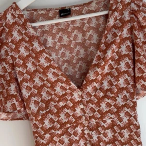 Mönstrad kortklänning från Gina Tricot - Denna sitter verkligen så fint på men har tyvärr blivit för liten för mig💞