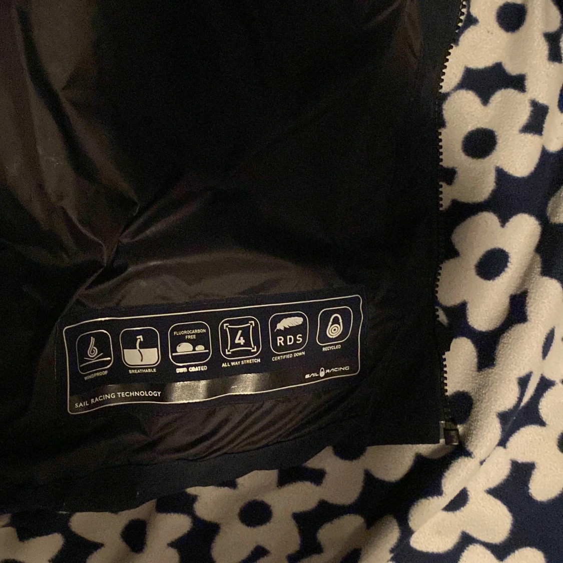 Mörkblå dunjacka från Sail Racing - 2