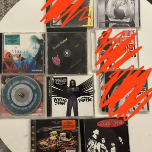 Cd skivor - Jag säljer 7 stycken cd skivor med bra låtar på. De kostar 75kr styck eller 300 för alla(10st). De är ej testade men de borde fungera då de förvarats varsamt.