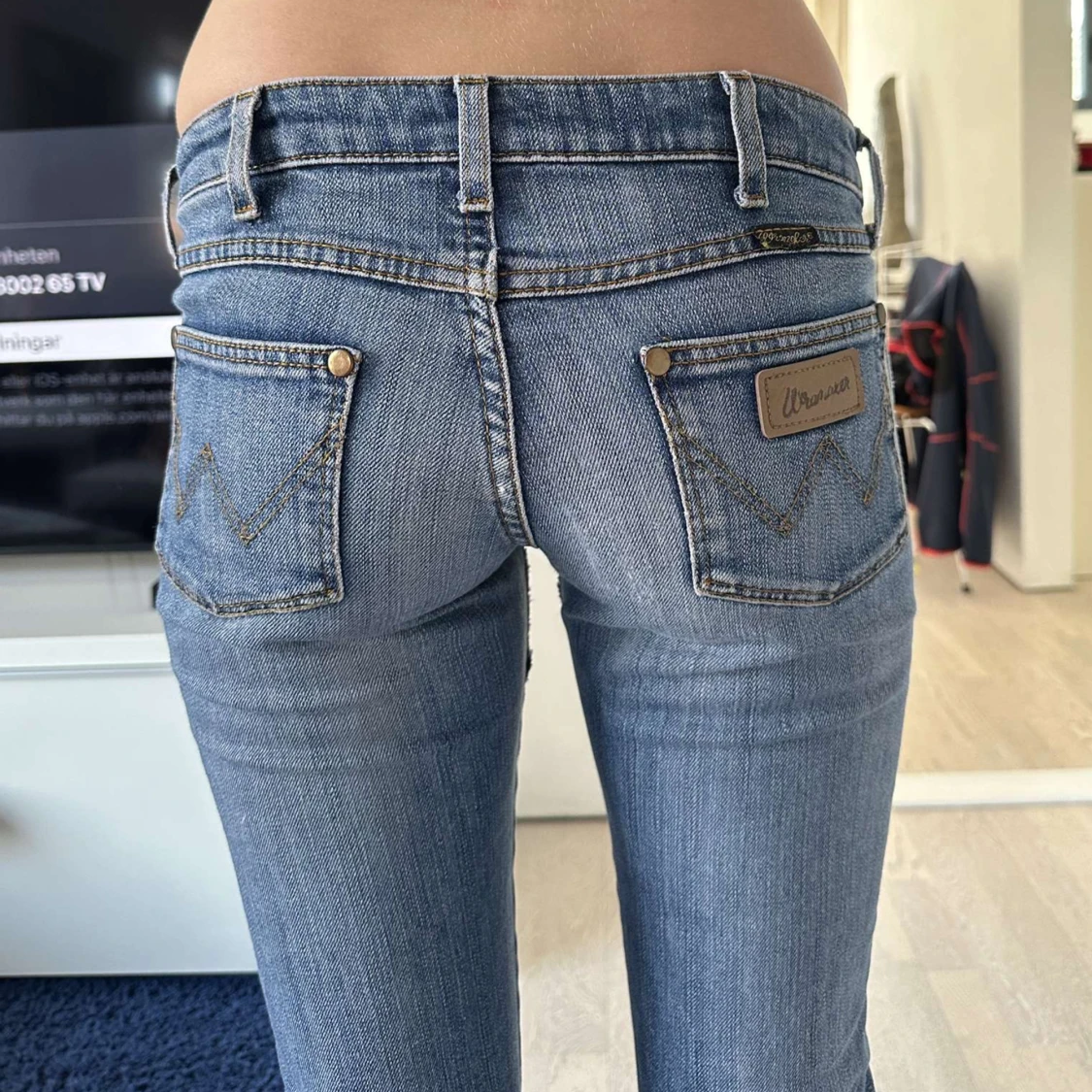 Lågmidjade wrangler jeans! - 1