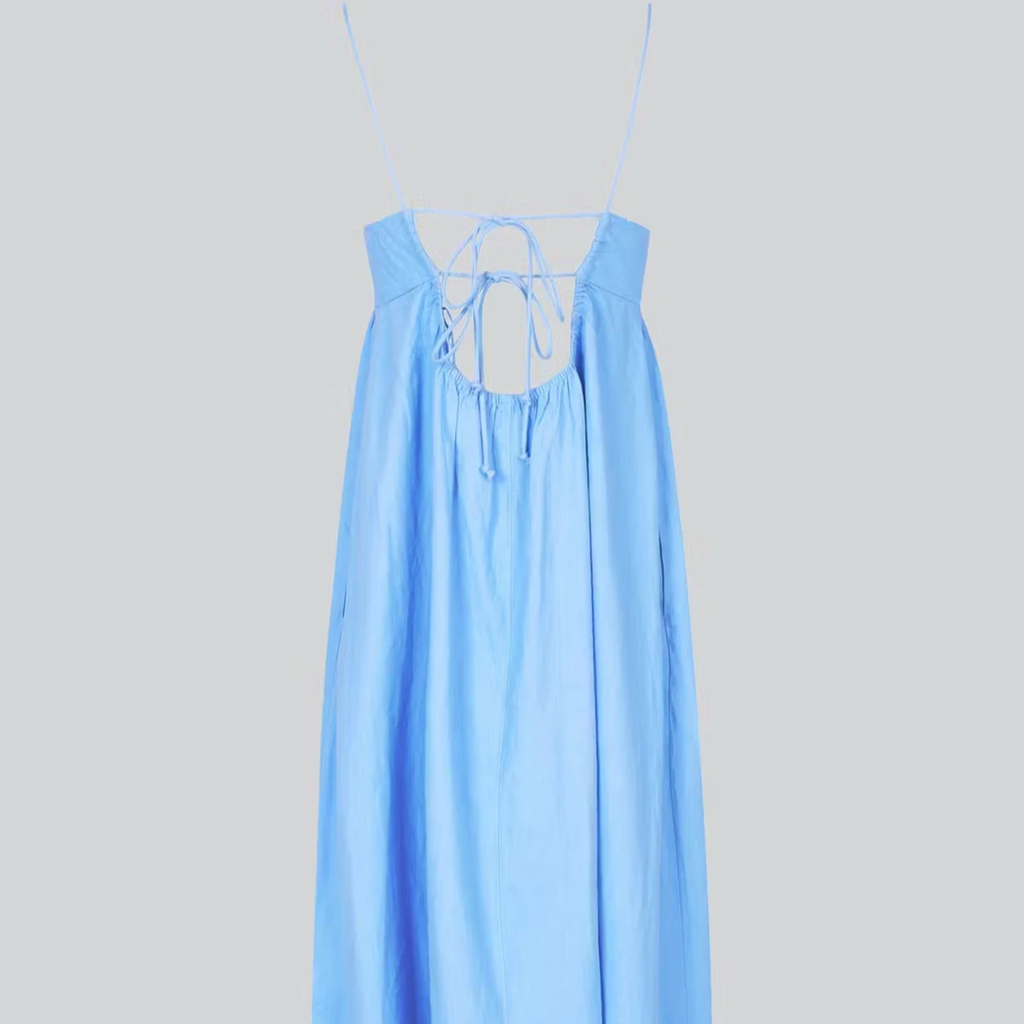Ljusblå linneklänning från Bik Bok - 1