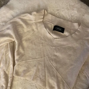 Tröja med ballongarmar  - Använd 2-3ggr🩷