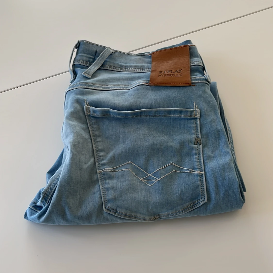 Blå jeans från Replay Hyperflex