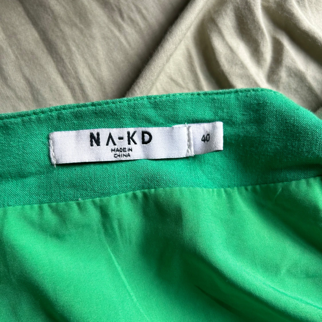 Grön omlottkjol från NA-KD - 2