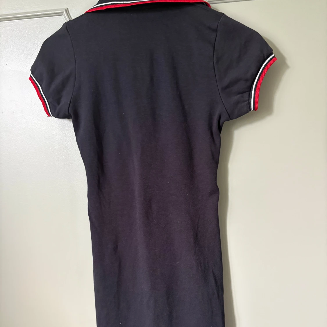 Svart kort klänning Tommy Hilfiger storlek M  - 1