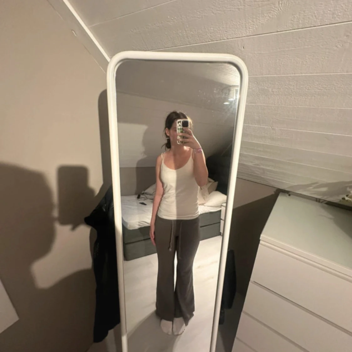 Grå mjukisbyxor med snörning