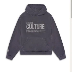 SÖKER DENNA!!! - Söker den här hoodien från real artistic people! I färgen stone wash blue. Kan betala mycket ändå.
