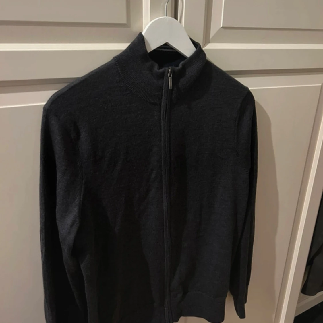 Svart kofta från Brooks Brothers