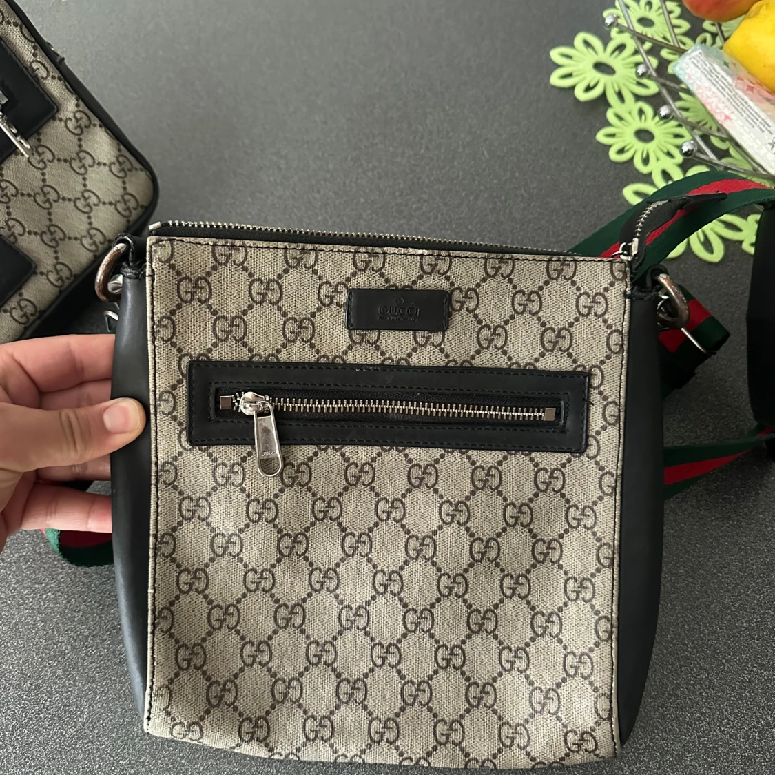 Två stycken axelväska  - 3