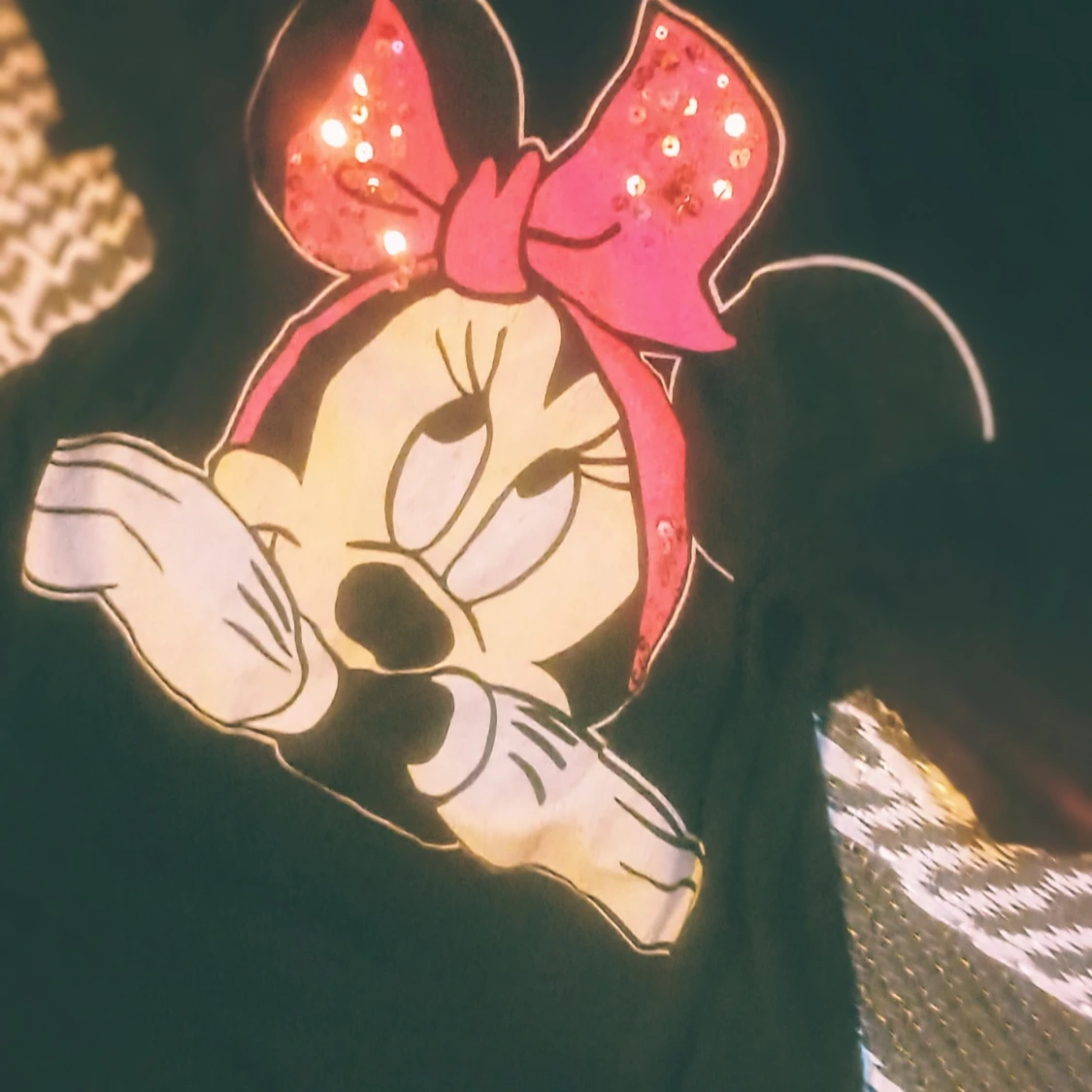 Svart t-shirt med Minnie Mouse-motiv - 1