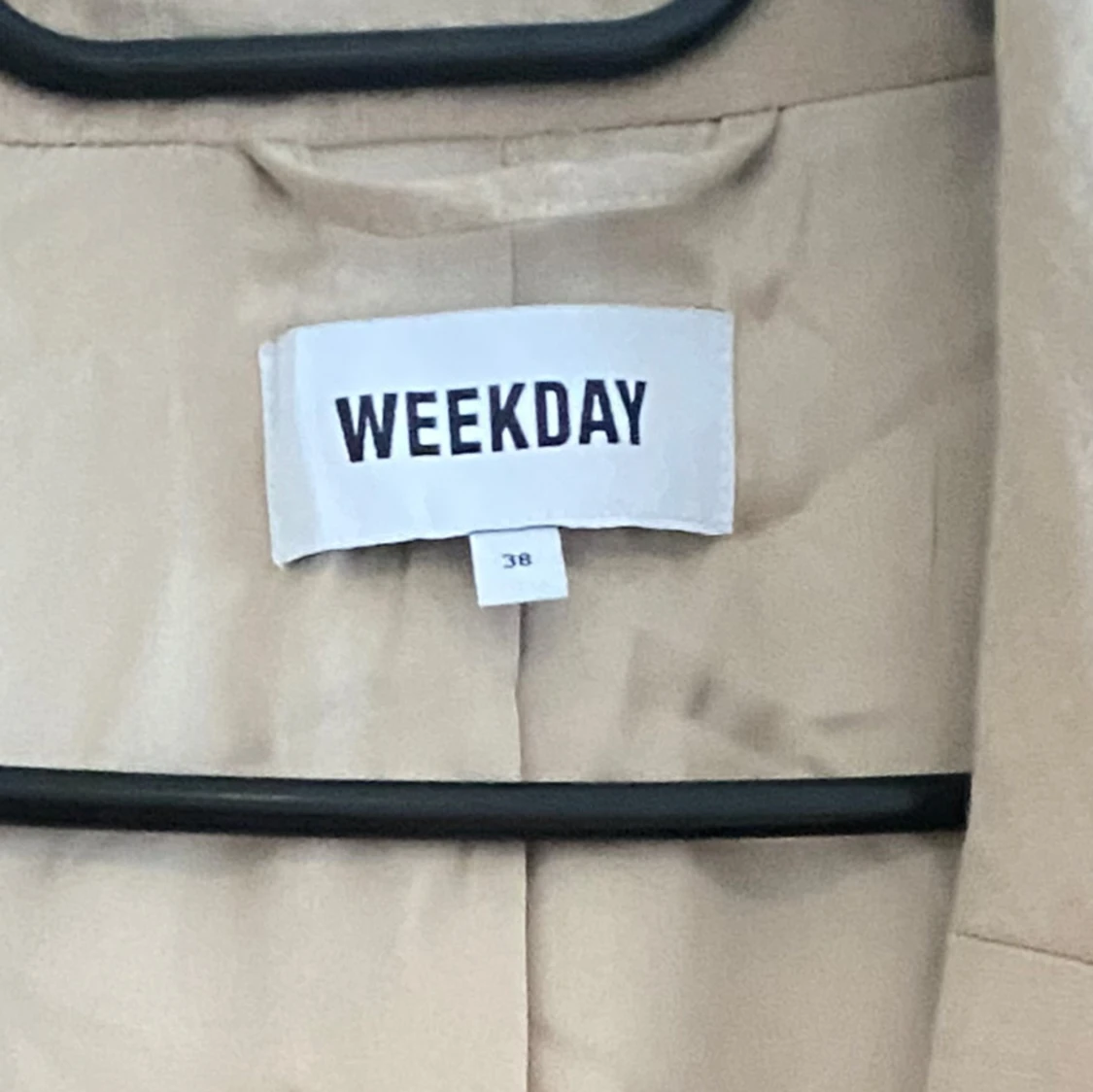 Beige kavaj från Weekday, stl 38 - 3