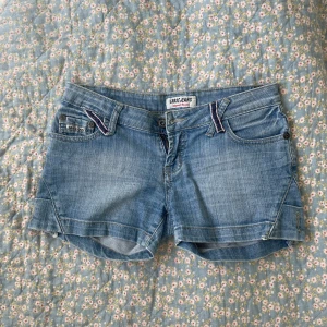 Jeansshorts  - Så fina jeansshorts i toppenskick