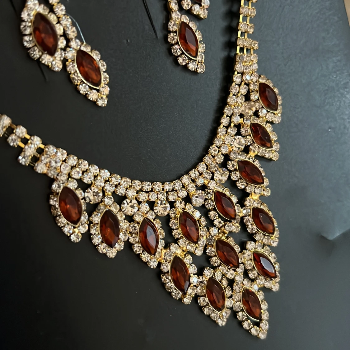 Glittrigt halsband och örhängen set - 2