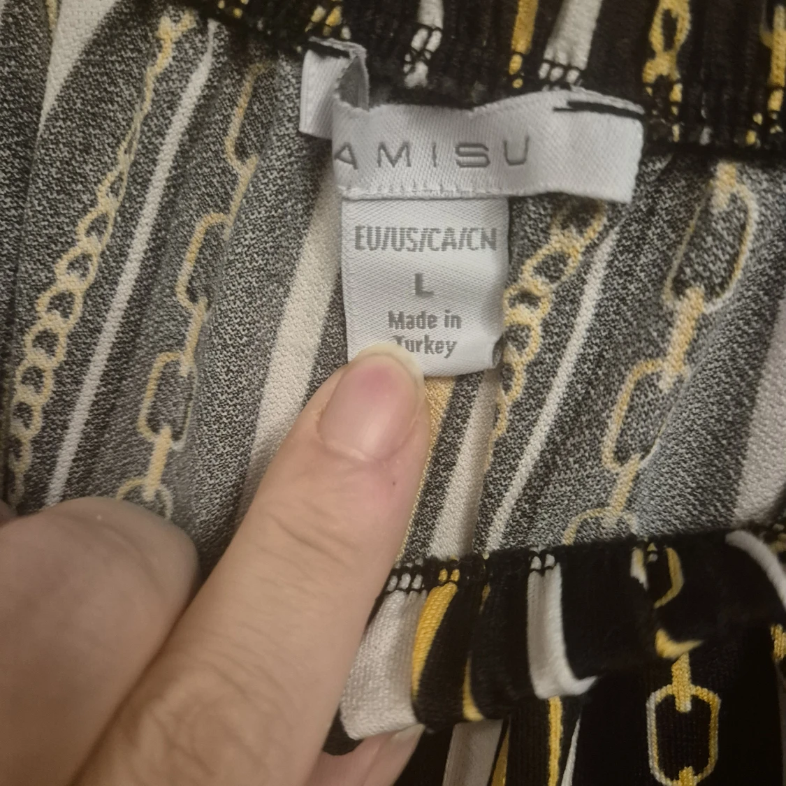 Randig topp från Amisu i svart och gult