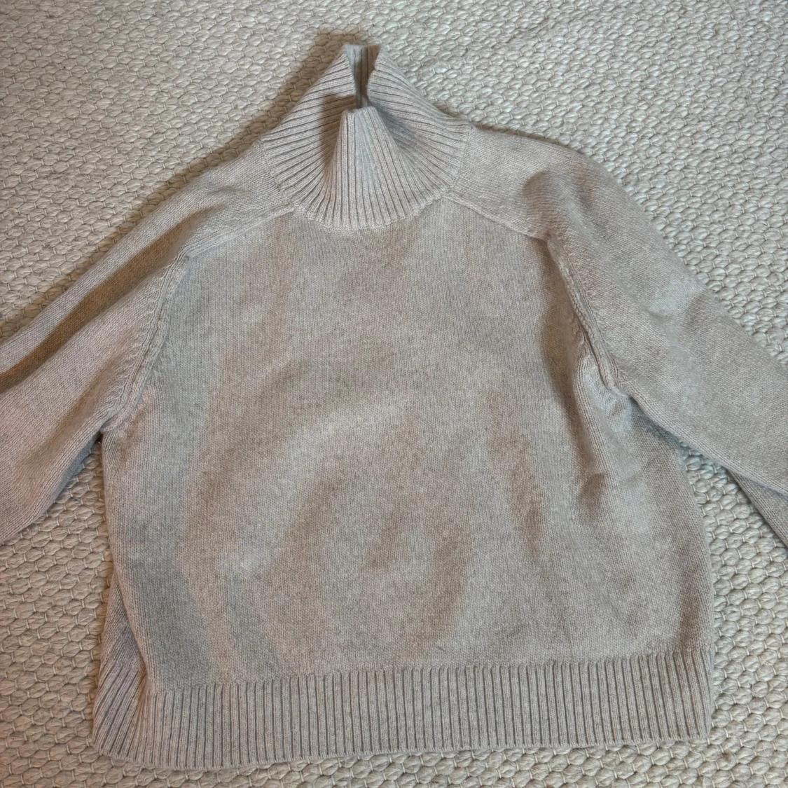 Beige stickad polotröja från H&M - 2