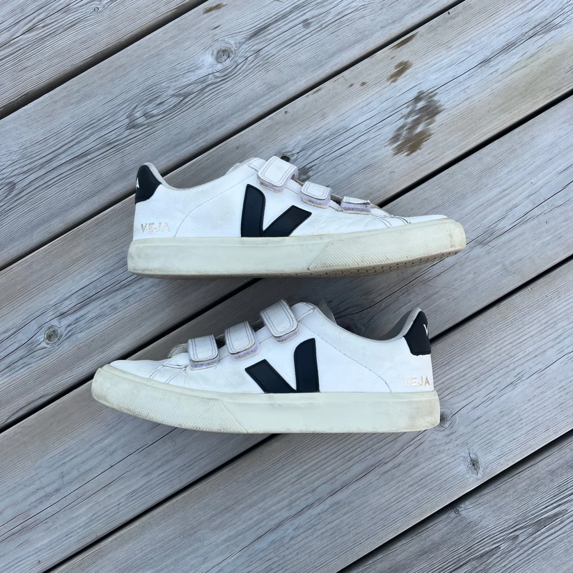Vita Veja sneakers med kardborre