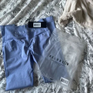 Relode prime sqrunch-lila - Helt nya med prislapp.  Relode prime sqrunch-Lila.💜 Säljer även ett par bruna. Båda byxorna för 650 eller ett par för 450. Pris kan möjligtvis diskuteras. 