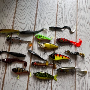 Fiskeguide: Allt om beten och drag - Säljer dragen för använder inte dom så mycket. Dragen är nästan alldrig använda. Dom går att köpa separat om man vill. Pris kan diskuteras 