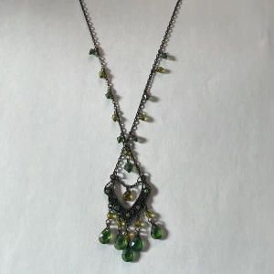 Halsband - Halsband med fint hänge💕