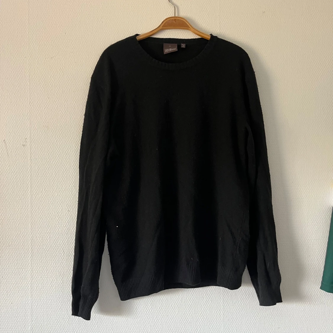 Oscar Jacobson Roundneck