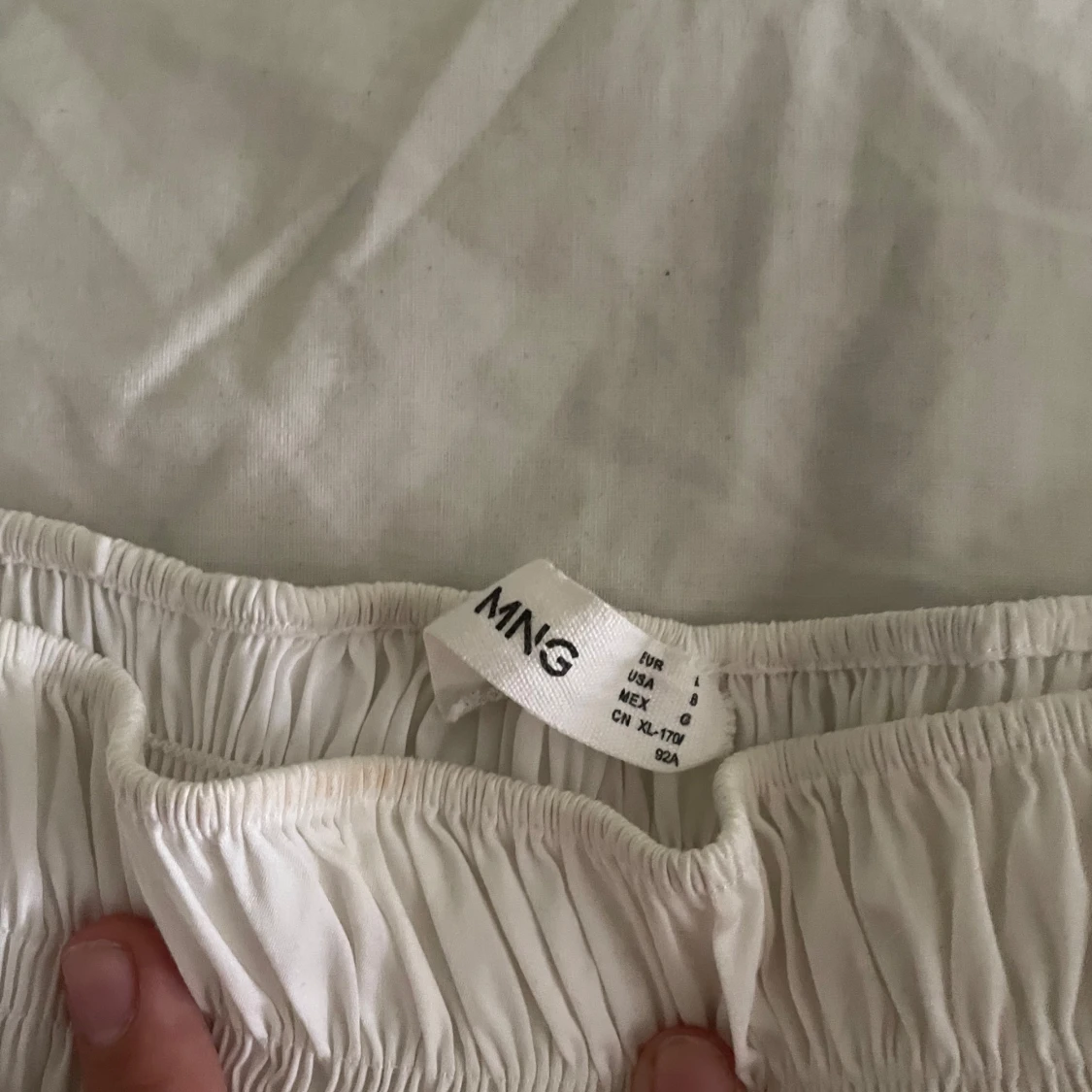 Vit offshoulder klänning från mango - 3