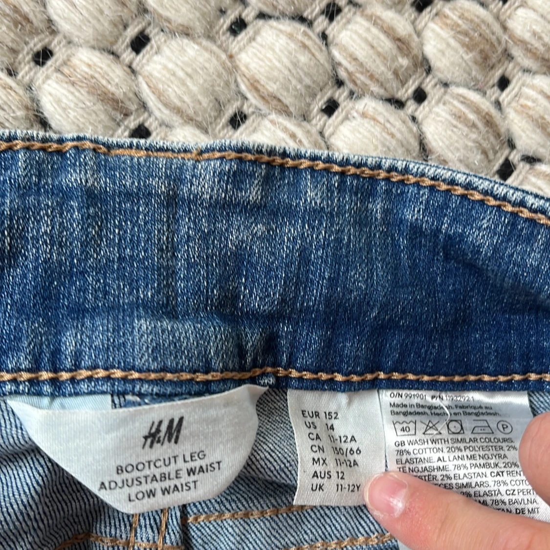 Blå bootcut jeans med fickdetaljer - 4