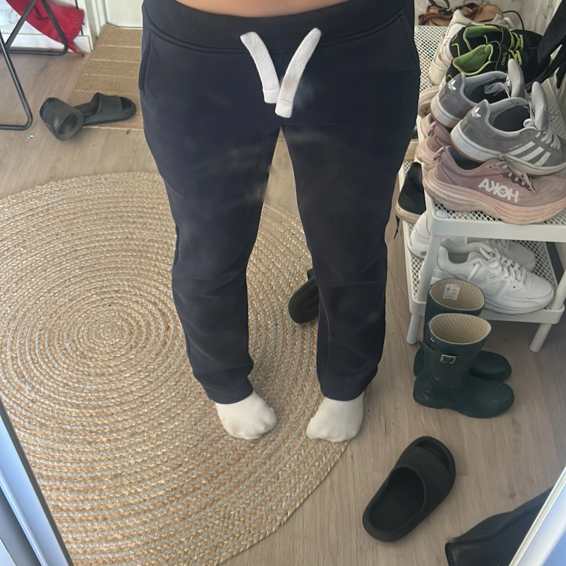 Marinblåa mjukisbyxor med snörning XS