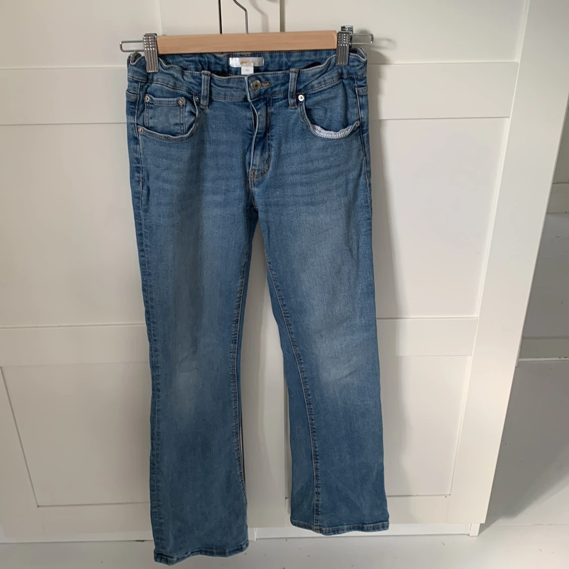 Blå jeans från Gina Tricot, bootcut