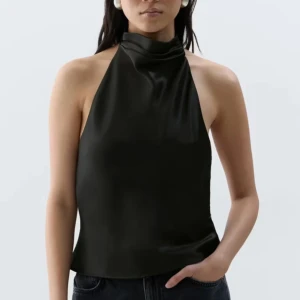 Topp - Haltherneck topp i satin från Gina💕slutsåld