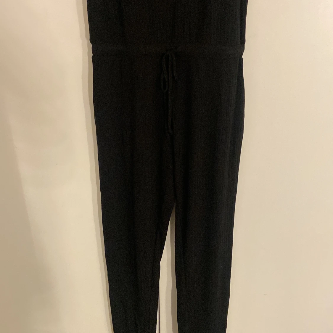 Svart jumpsuit från Hunkemöller - 1