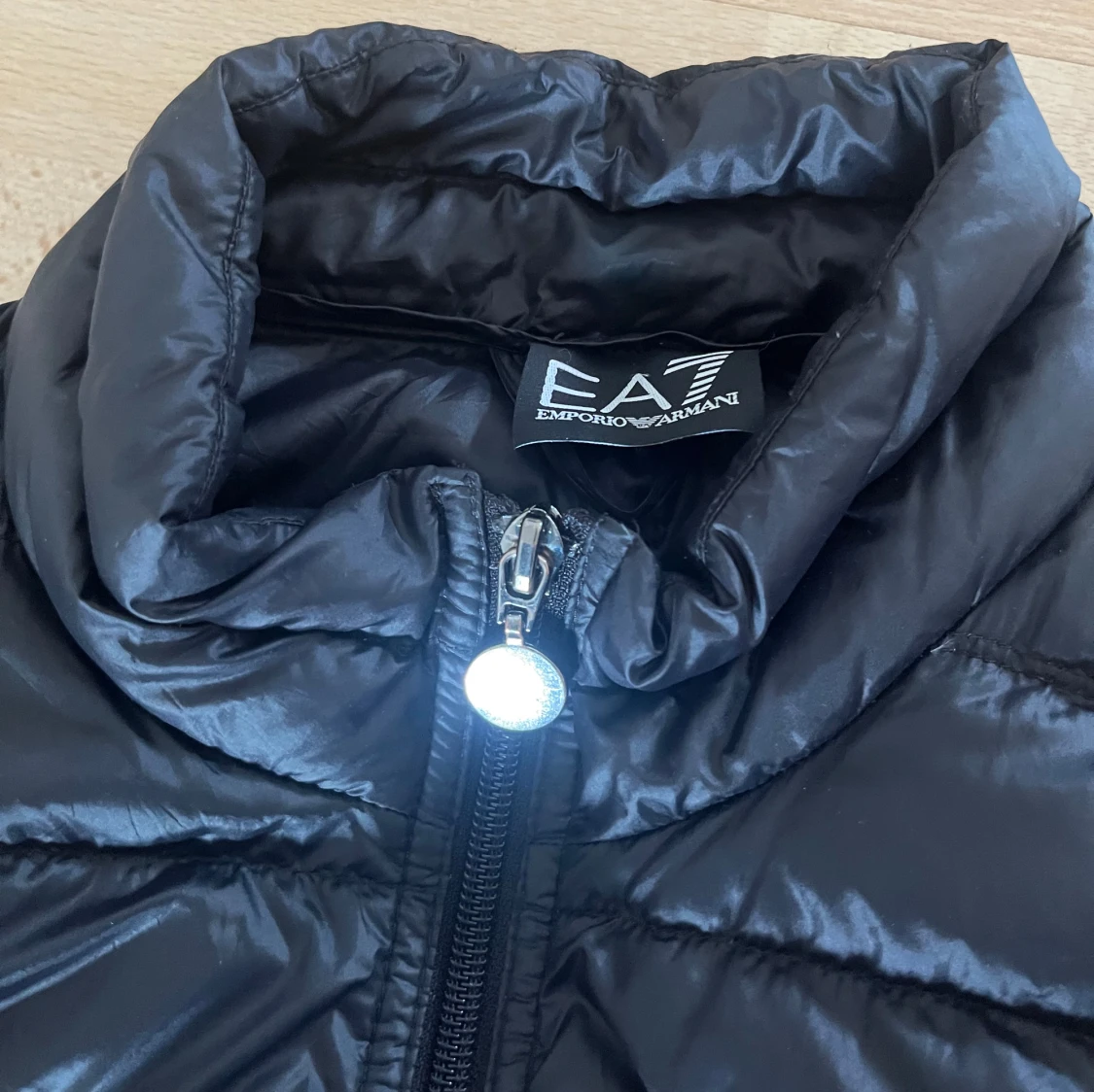 Svart dunväst från Emporio Armani EA7 - 1