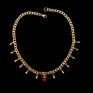 Handgjort halsband  - ❤️Mycket vackert halsband med ett rött hjärta.Kedjans  tjocklek -5mm. Rostfritt stål Längd-40cm