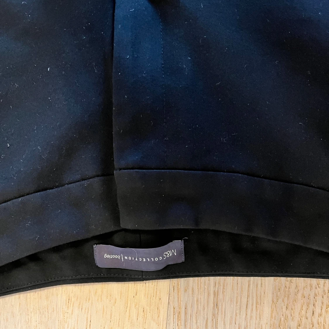 Svarta kostymbyxor från M&S Collection - 3