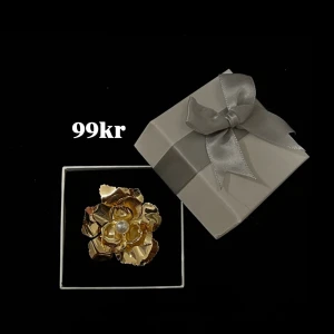 Lättvikts blom ring i guld - Frakt 22kr 💓