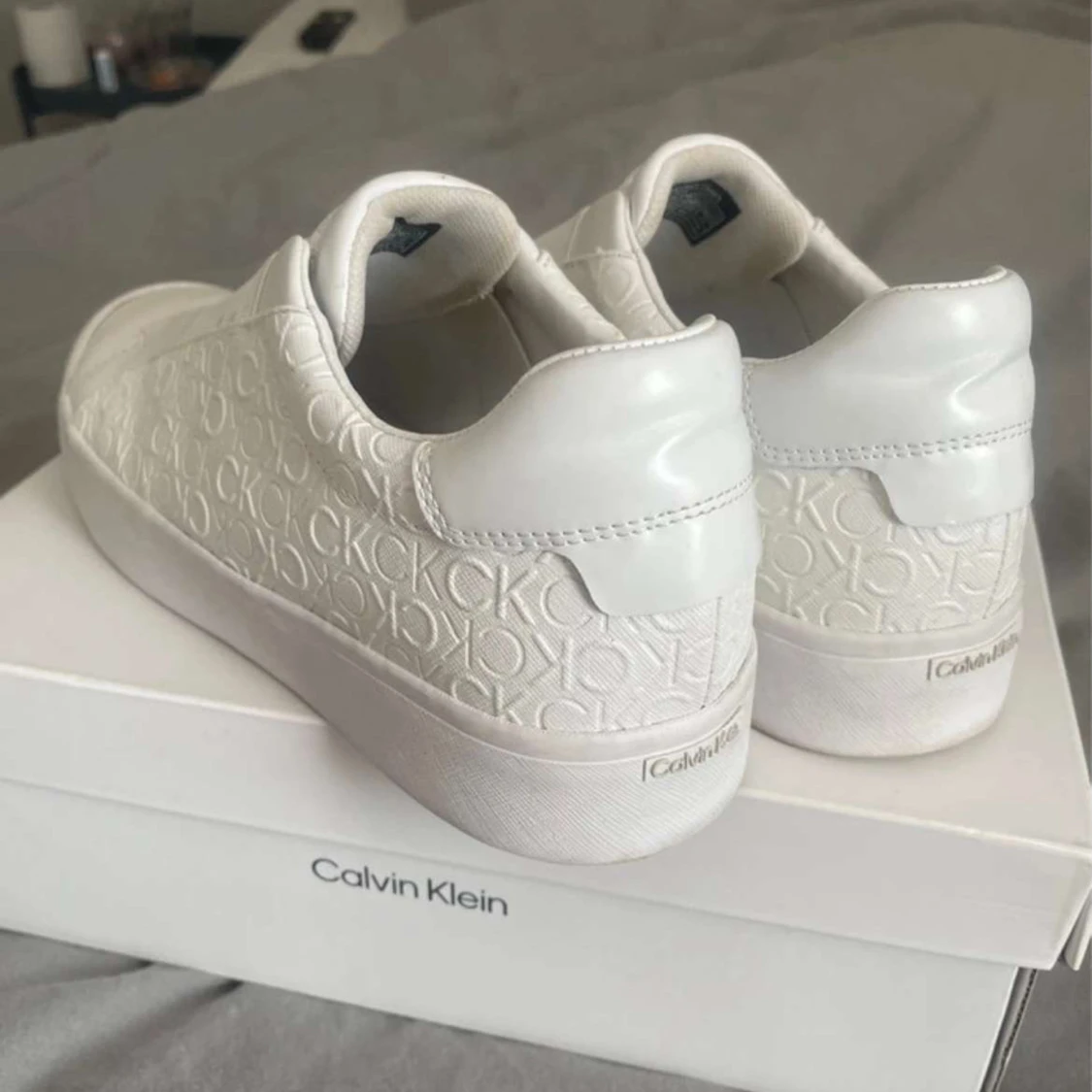 Vita sneakers från Calvin Klein - 2