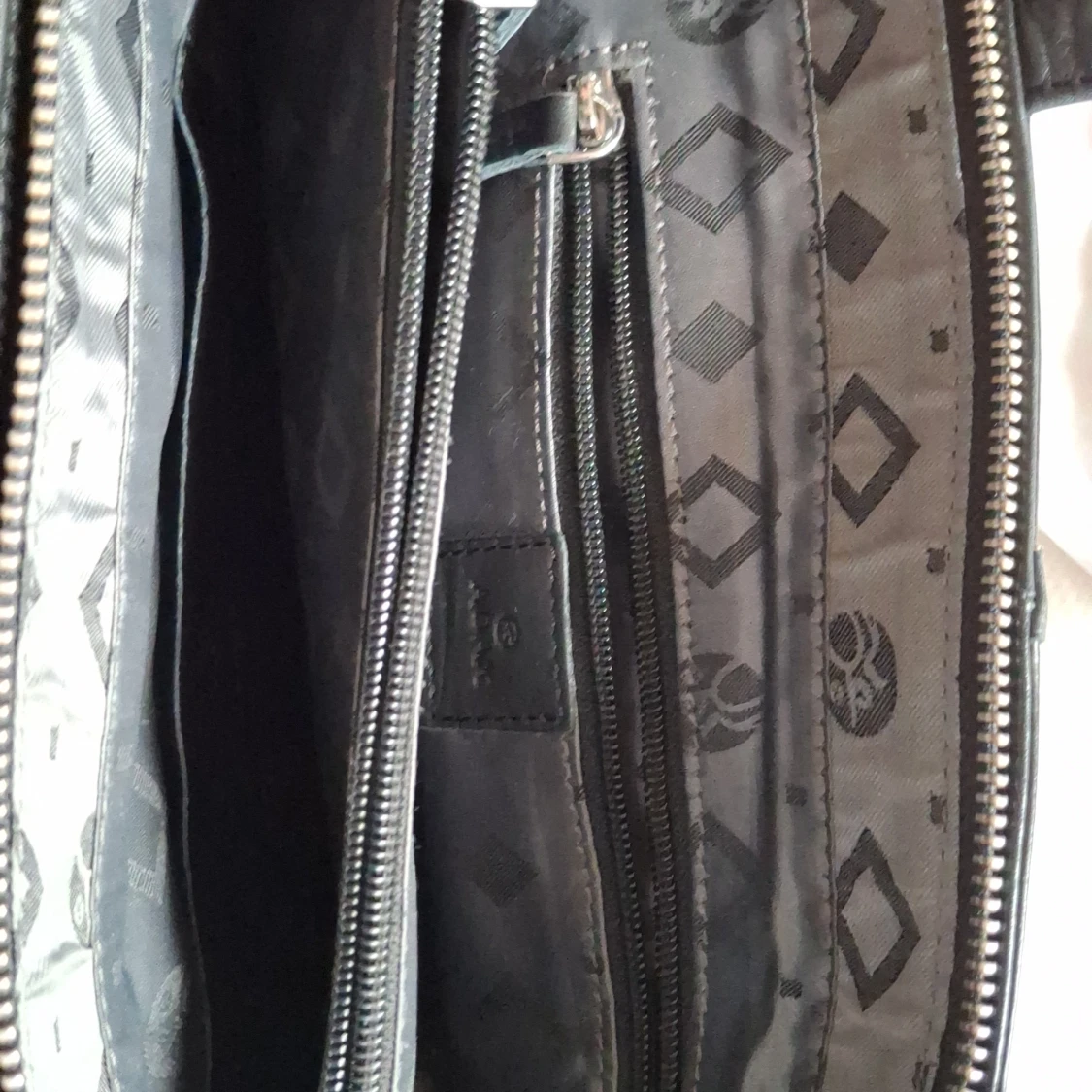 Svart handväska  - 3