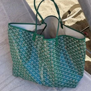 Grön väska - Superfin grön väska i bra skick.