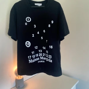 Maison Margiela t-shirt - Maison Margiela t-shirt i bra skick. Hör av dig vid minsta fundering. /Svante