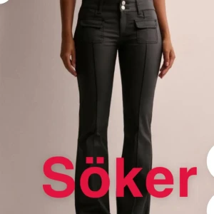 Jeans  - Söker dessa från Nelly . I storlek 36, 38 kan även funka! 