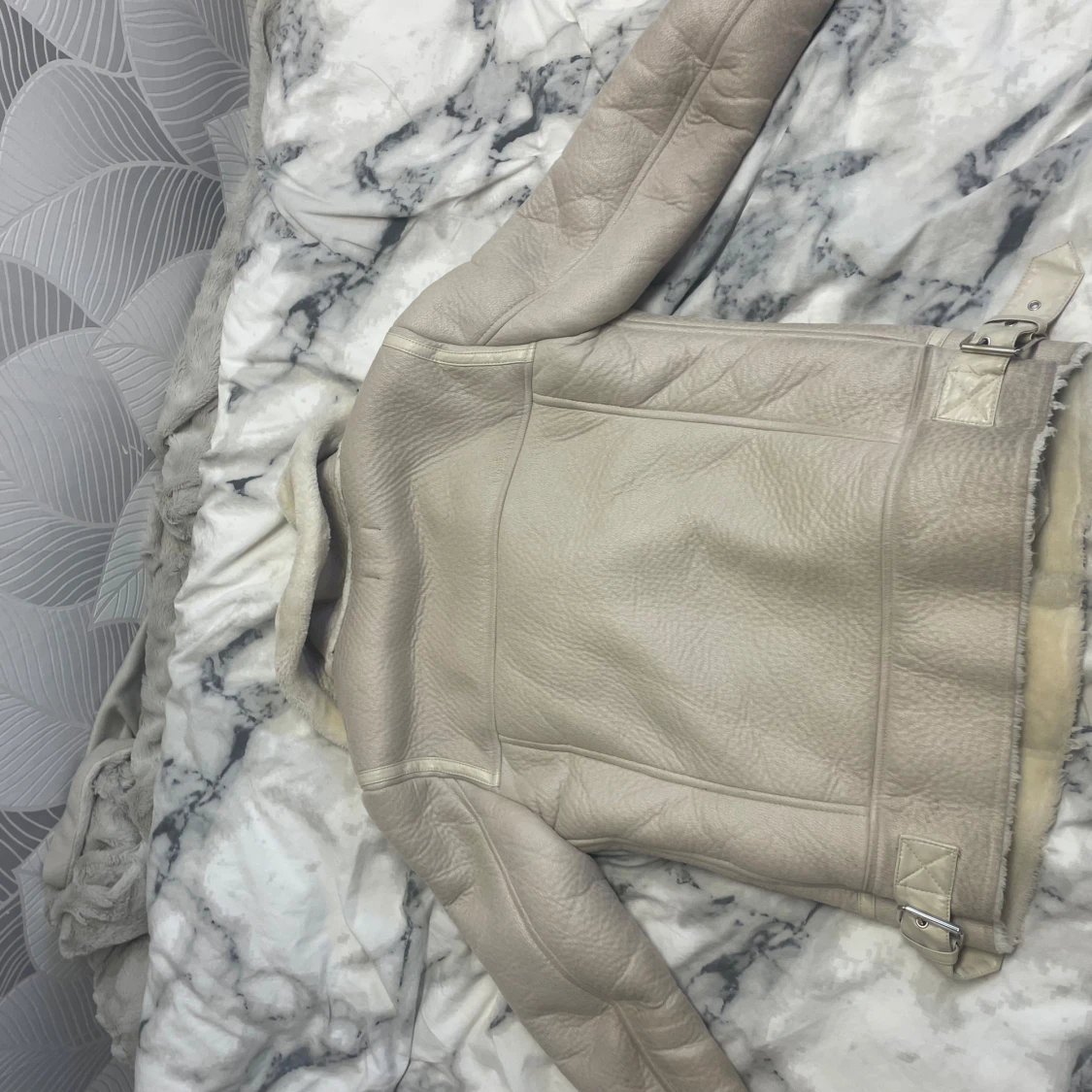 Beige pälsfodrad jacka från New Look - 1