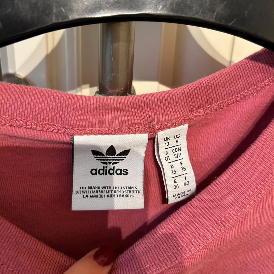 Rosa vintage t-shirt från Adidas - 1
