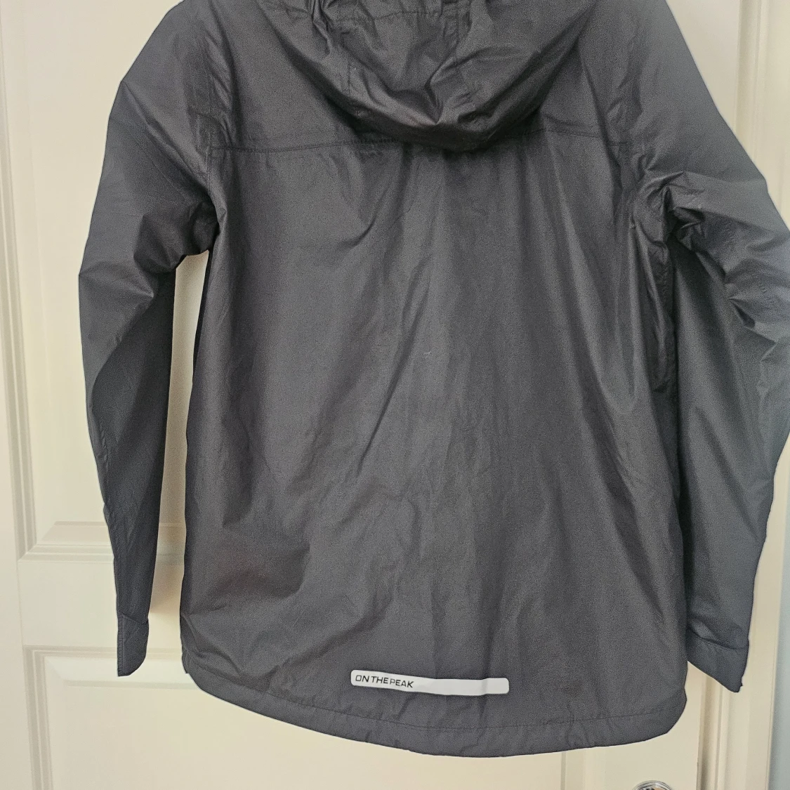Svart vindjacka från On The Peak - 1