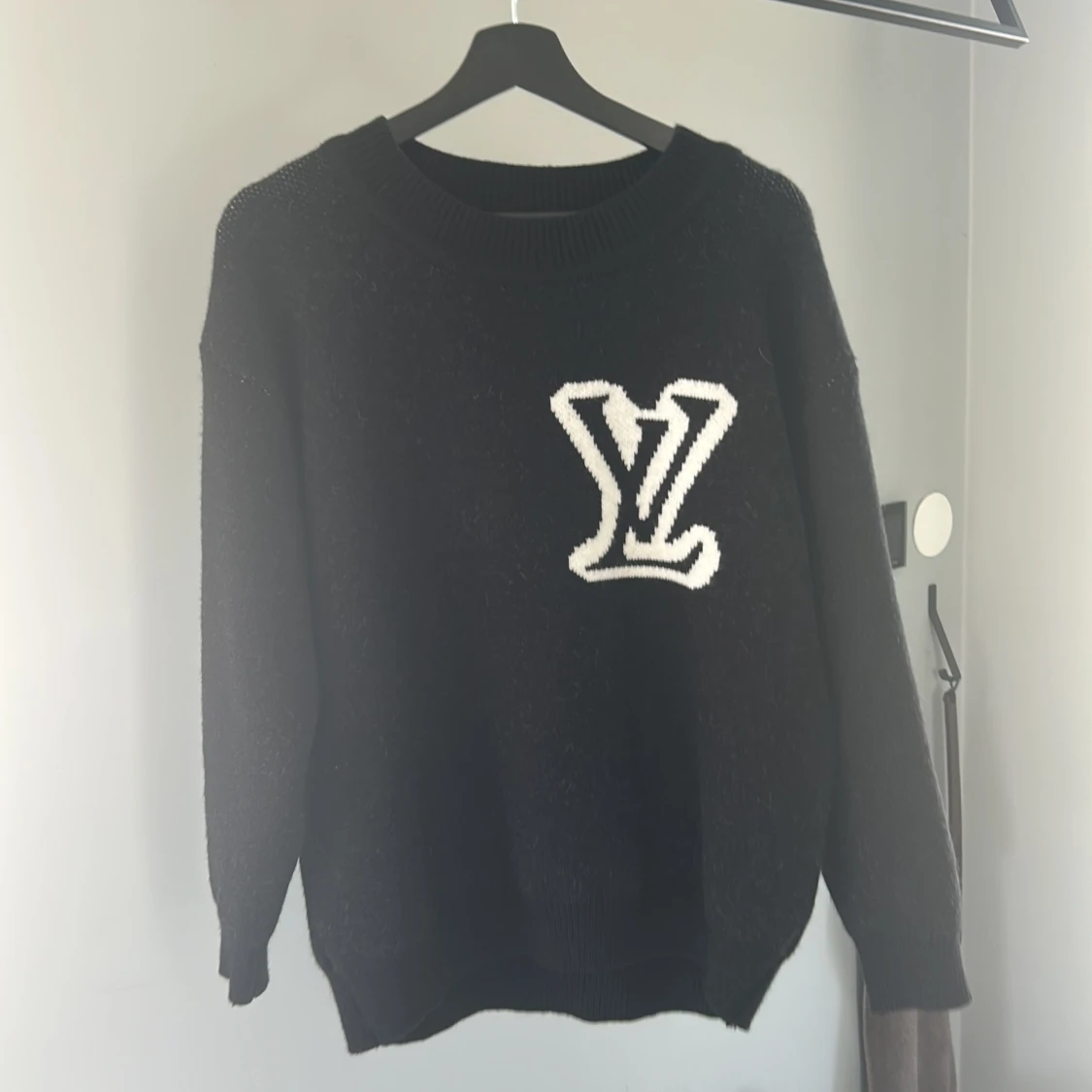 Svart stickad tröja från Louis Vuitton